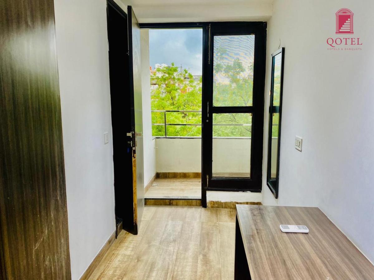 Qotel Hotel Rajouri Garden Above Ritu Marbles, Near Rajouri Garden Metro Station-Couple Friendly Nowe Delhi Zewnętrze zdjęcie